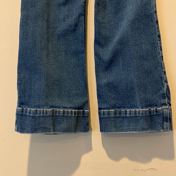 2 pairs of wrangler trousers sold together. - Picture 3 of 4